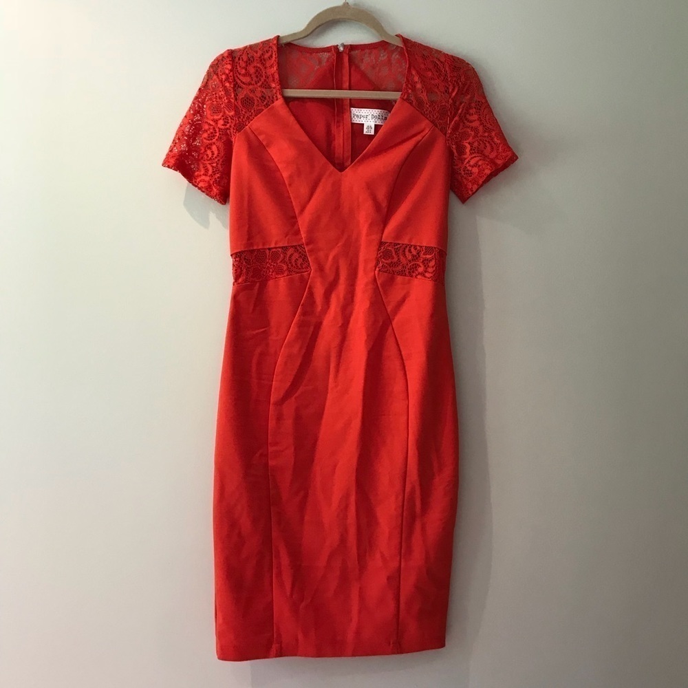 NWT Paper Dolls Red Coral Shift Dress Sz US 4​​​​​​​